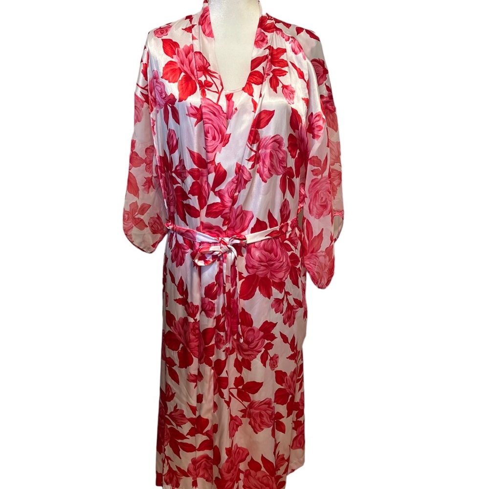 Jaclyn Smith White Satin Robe with Red Floral Print